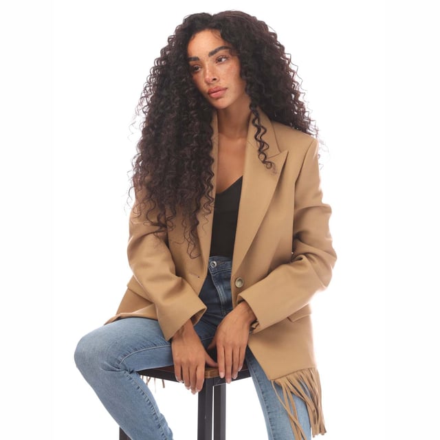Womens Boss Jelosa Blazer Jacket in beige.- Peak lapel.- Vented sleeves.- Two-button closure.- Fringe hem.- Lining: 54% Viscose  43% Nylon  3% Elastane.- Shell: 72% Wool  25% Nylon  3% Cashmere.- Ref: 50488791260