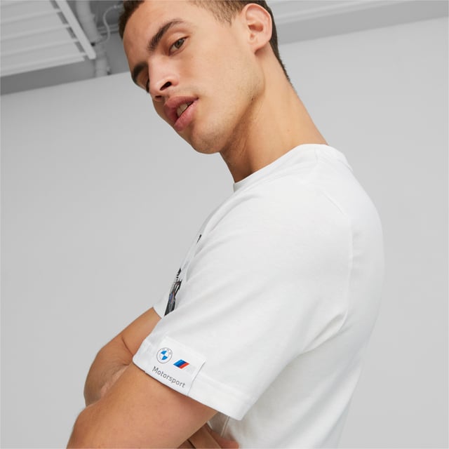 PRODUCT STORY: Leave the haters in the dust with this tee from our long-time collaboration with BMW M Motorsport. The sleek minimalism of the design is contrasted by a chaotic and colourful graphic depicting the BMW M4 GT3 on the chest. DETAILS: Regular fit; Crewneck; Shortsleeve; Regular length; Jersey fabric; PUMA Cat Logo and BMW M Motorsport label on the sleeves. Our model is 184 cm tall and is wearing size M.