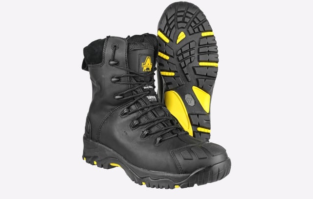 A hard wearing waterproof safety hi-leg boot with water resistant full grain leather, composite toe cap, non-metallic penetration resistance midsole and 200g thinsulate
Fully waterproof composite safety boot
Breathable Waterproof Membrane & Mesh Lining
Water resistant nubuck leather upper
Thinsulate lining and temperature resistant outsole
YKK Metal Side Zip
Thinsulate Lining for Cold Insulation
Padded Suede Collar and Padded Mesh Tongue
Removable memory foam footbed
Passes SRC Slip Resistant Standards
Conforms to EN ISO 20345:2011 Safety Footwear Standards