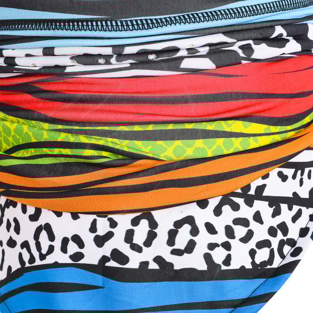 Polar Bandana Buff.
 Color Multicolor
 Versatile and adaptable to all your needs.
 Ideal complement to protect the neck and face.
 Eco spirit, BUFF design and advanced technology for sports or everyday life.
 Fleece.

 Composition: 89% Polyester, 11% Elastane.

 Measurements: 26 x 36 cm.

 Washing machine maximum temperature 30º
 Do not use bleach.
 Do not use iron.
 Measures: 26 x 36 cm.
 Composition: 89% Polyester, 11% Elastane.
 Care:
Washing machine maximum temperature 30º
 Do not use bleach.
 Do not use iron.
