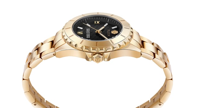 This Philipp Plein Plein Heaven Analogue Watch for Women is the perfect timepiece to wear or to gift. It's Gold 38 mm Round case combined with the comfortable Gold Stainless steel watch band will ensure you enjoy this stunning timepiece without any compromise. Operated by a high quality Quartz movement and water resistant to 5 bars, your watch will keep ticking. Philipp Plein’s Heaven watches represent the epitome of sophistication and technical mastery within the world of luxury timepieces. This Analogue watch has a  function: Luminous Hands High quality 19 cm length and 18 mm width Gold Stainless steel strap with a Deployment clasp Case diameter: 38 mm,case thickness: 12 mm, case colour: Gold and dial colour: Black