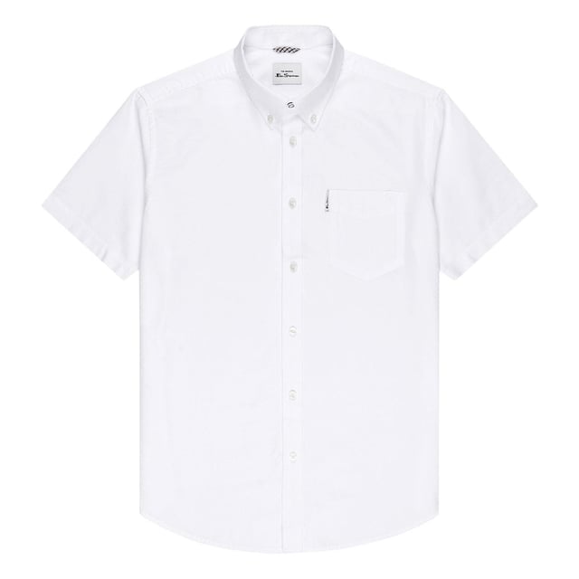 Ben Sherman Men's SS Shirt Various Colours

Features:
Ben Sherman short sleeve woven shirt
Embroidered branding
100% cotton
Button fastening with button down collar
Chest pocket
Shaped hem