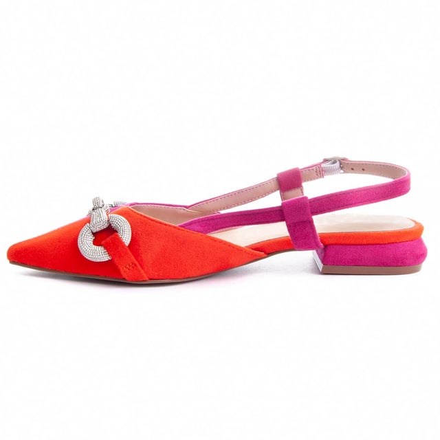 Casual ballerina for women. Padded natural leather insole. Comfortable fit. Non-slip sole. Reinforced stitching. Manufactured by other brands for our brand.
