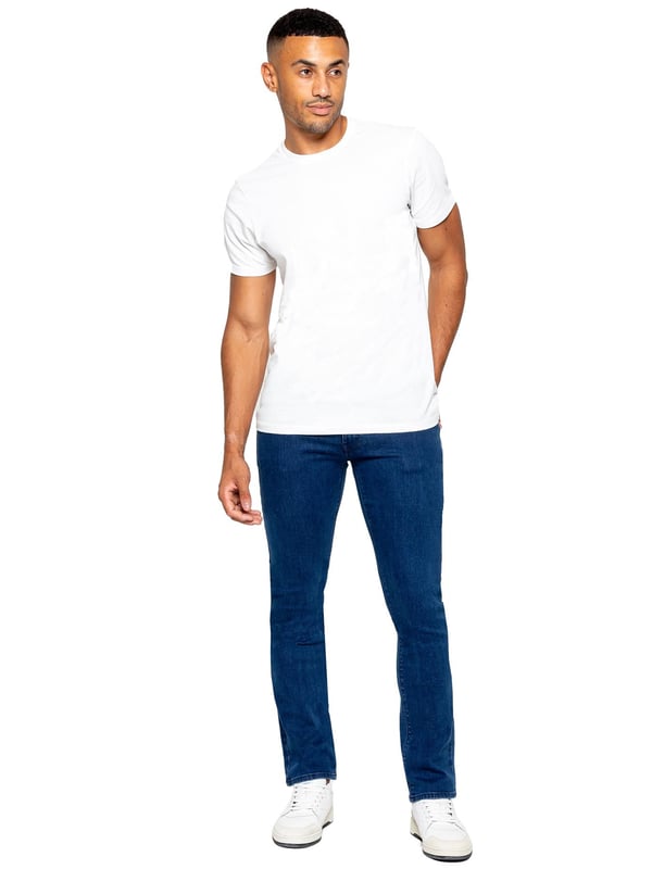 Eto Herren Jeans mit geradem Bein. Ausgestattet mit einem 5-Taschen-Design. Einfach und bequem zu tragen. Markenknöpfe und Nieten. Ideal für Casual oder Arbeitskleidung.