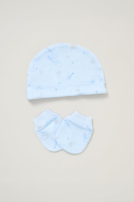 Surprise new parents with the printed 5-Piece baby gift Set from Rock A Bye Baby Boutique. This thoughtful bundle includes a cosy matching all-in-one, bodysuit, bib, hat, and mitts for essential wardrobe pieces. Crafted from 100% cotton, each item ensures their baby stays stylish and snug, perfect for everyday wear or special occasions. Packaged elegantly in a mesh bag.