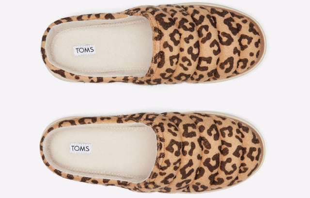 Toms house hot sale slippers womens