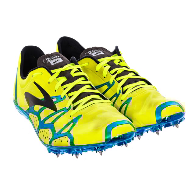 Sports shoe Brooks.
 High quality footwear, for high performance in athletics.
 Comfortable and breathable fabric.
 Track sole.
 Tacos included.
 Composition: Exterior: Textile; Interior: Textile; Sole: Synthetic.
 Care:
Care:
 - Clean with a damp cloth.