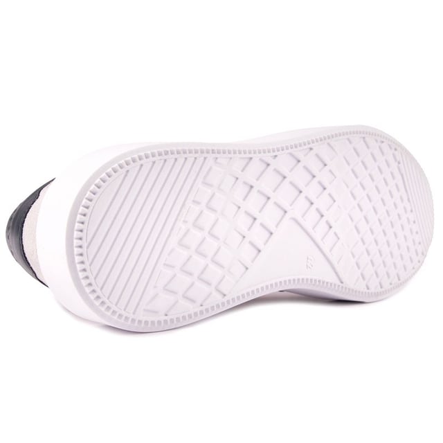 Confeccionado con una combinación de piel lisa y ante. Las zapatillas deportivas Luigis de perfil bajo de Ted Baker desprenden un atractivo lujoso que seguramente llamará la atención. Pero no se trata sólo de apariencia. Estas zapatillas estilo cancha cuentan con una suela inflada que brinda amortiguación y soporte. haciendo de cada paso un deleite.