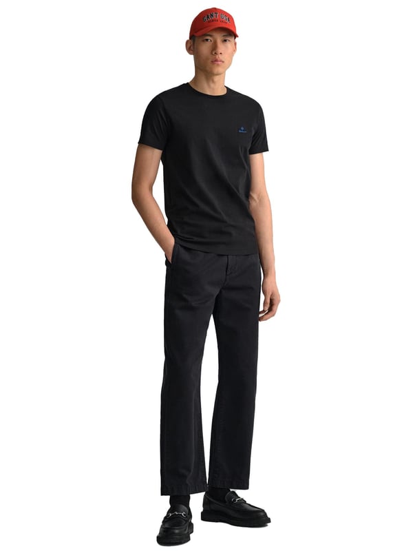 Gant Contrast Logo T-Shirt is a classic crew-neck tee with contrast color logo embroidery on the chest. Feature Short Sleeves and a Crew Neckline. Crafted With 100% Cotton, these Lightweight and breathable Regular Fit T-shirts are Machine Washable.