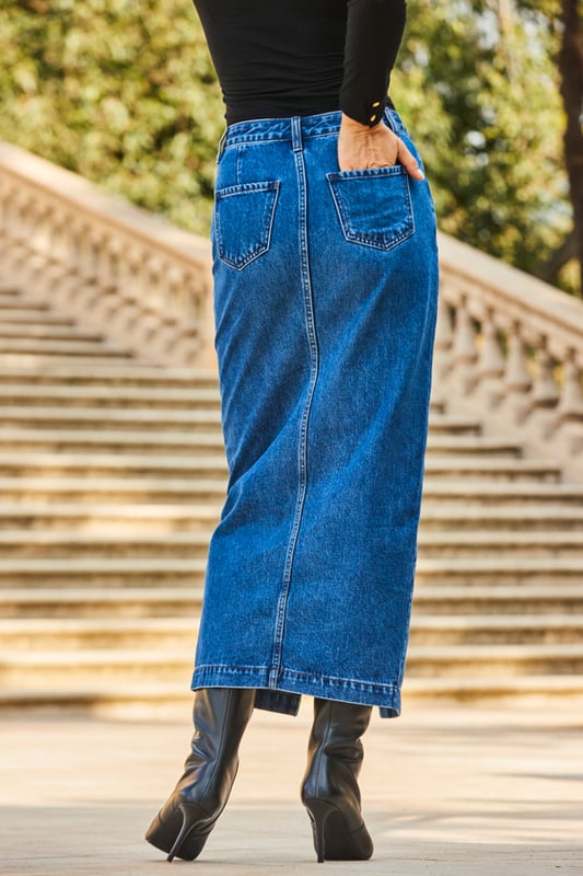 The skirt of the season
Made from our signature soft stretch denim
Classic mid-blue wash
On-trend midi length
Sits high on the waist for a flattering fit
Tuck in tees, camis, cardigans and going-out tops