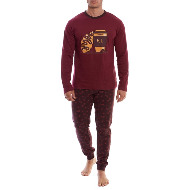 Kisses&Love men's winter pajamas. Top quality men's pajamas!

 The men's pyjamas combine a long-sleeved round-neck T-shirt (only one model with a V-neck!) and long trousers. Made from soft and breathable materials, they ensure comfort all night long.
 Ideal for winter, this set offers a perfect balance between style and comfort for a restful night's sleep.

 Exclusive designs and a variety of prints: Men's winter pajamas are available in a wide range of exclusive designs and prints, allowing you to choose from different styles that reflect your personality and taste. From prints to stripes, vibrant colors and softer ones, each pajama offers a unique and special touch.

 Easy care and durability: Made from durable cotton, and some models with a slight percentage of polyester, the cotton men's pajamas are easy to machine wash and maintain their softness, color and shape wash after wash. This easy maintenance ensures that the pajamas remain a favorite item in your wardrobe, offering durability and practicality over time, especially during the colder seasons.

 Men's winter pajamas, the perfect gift for Mother's Day, anniversary, Christmas, New Year, birthday, and much more!

 Choose style, quality and comfort with Kisses&Love!
 Composition: 100% Cotton
 Care:
- Wash at max temperature. 30º.
 - Do not use bleach.
 - Do not use a dryer.
 - Iron at low temperature max. 110º.
 - Do not dry clean.