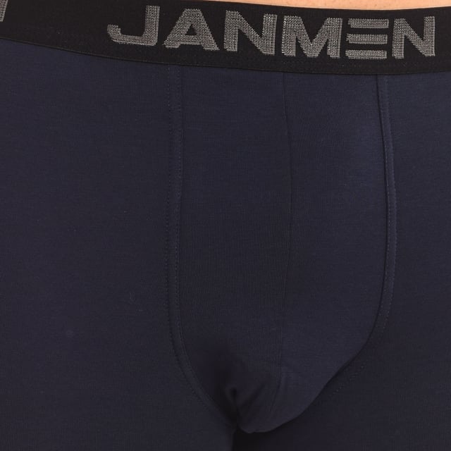 Pack-3 Boxers JanMen.
 Elastic rubber waistband with embroidered brand name.
 Breathable fabric.
 Anatomical front with the ability to hold without squeezing.
 Seams seen in tone.
 Composition: 92% Cotton, 8% Elastane
 Care:
Wash at maximum temperature 30º.
 Do not use bleach.
 Do not use dryer.
 Do not iron.
 Do not dry clean.