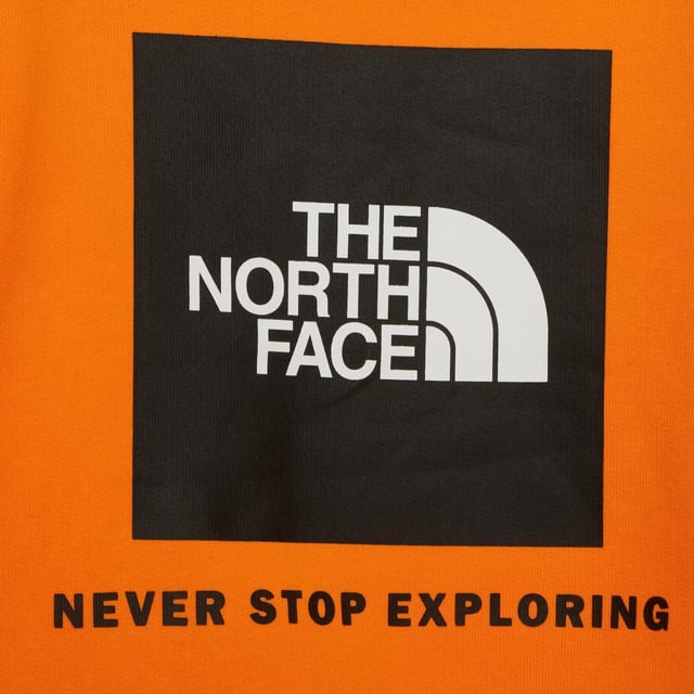 The North Face Youth Box Unisex Childrens Never Stop Exploring Sweatshirt.    
Soft Sweatshirt Fabric.    
Brushed Back Fleece.    
Crew Neck, Ribbed Hem and Cuffs.   
Logo Detail to Back, Large Back Box Print to the Front.