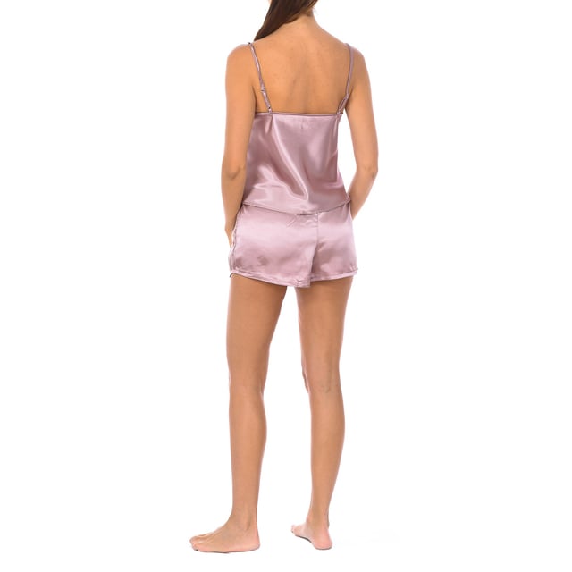 Pyjamas med band.\n Rund halsringning med ribbad yta och blomsterbroderi.\n Byxor med elastisk linning.\n Sömmarna är tonade.\n Sammansättning: 100% polyester\n Skötsel:\nHandtvätt.\n - Använd inte blekmedel.\n - Använd inte torktumlare.\n - Stödjer strykning.\n - Får inte kemtvättas.