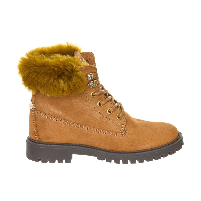 Botines planos.
Color Marrón
Puntera redonda.
Inserción metálica con el nombre de la marca en parte trasera.
Cierre de cordones en frontal.
Efecto terciopelo.
Pelo sintético en caña.
Plantilla de piel personalizada por la marca.
Suela personalizada por la marca.
Costuras vistas a tono.

Medidas:  Tacón: 3 cm.

Composición:  Exterior: Piel; Interior: Piel; Suela: Sintético

Limpiar con un paño húmedo.