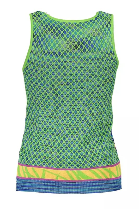 Eleva tu vestuario con la llamativa camiseta sin mangas de Desigual, que presenta una elegante silueta de hombros anchos enmarcada por un escote redondo. La combinación única de detalles contrastantes y el logotipo distintivo juegan artísticamente con texturas y tonalidades, asegurando que te destaques. Confeccionada con una lujosa mezcla de algodón, viscosa, poliéster y poliamida, esta prenda es una perfecta combinación de comodidad y estilo de alta gama, ideal para personas a la moda.  
Material: 41% Algodón, 6% Poliéster, 41% Viscosa, 12% Poliamida  
País de origen: CN  
Color: Verde