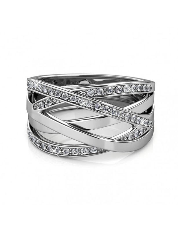 Criss cross-ringen är infattad med kristaller av mycket hög kvalitet, den kommer att tillfredsställa dem som letar efter en ring med styrka. I färgerna Rose Gold eller Silver, klä dina fingrar under alla omständigheter.