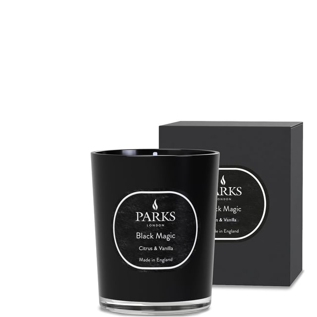Warme Vanille, gemischt mit sinnlichem Patchouli und entspannendem Lavendel, abgerundet mit einem Hauch von Zitrone in einer Kerze aus reinstem Naturwachs.