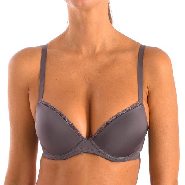Nuria women's bra Selene.
 Microfiber bra with underwire and push-up padded cup. Fine lace strip at the neckline.
 A comfortable and feminine garment ideal for women's everyday life.
 Composition: 63% Polyamide, 29% Polyester, 8% Elastane
 Care:
Handwash.
 Maximum temperature 30º.
 Do not iron.
 Do not use bleach.
 Do not use dryer.
 Do not dry clean.