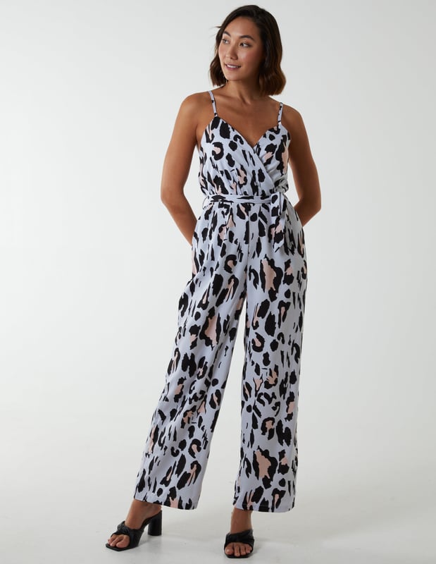 Creating an instant outfit with this summer essential. Dress this Belted Leopard jumpsuit up with killer heels and statement jewellery for the perfect brunch outfit or lunch with the girls.