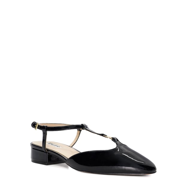 Our high shine patent Heya slingbacks feature an almond toe silhouette. The t-bar features our signature double D logo in gold hardware that matches the buckle on the adjustable ankle strap. Set on low block heel for ease of wear this chic and contemporary style is the perfect choice for day to evening wear.