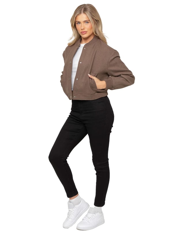 The Women's Wool Bomber Jacket features a stylish ribbed collar and cuffs, complemented by a classic button-up design. Crafted from premium soft fabric, it offers a comfortable and relaxed fit. With two functional side pockets and a cropped silhouette, this jacket blends both style and comfort effortlessly. Made from a high-quality blend of 96% polyester and 4% elastane, it's machine washable for easy care