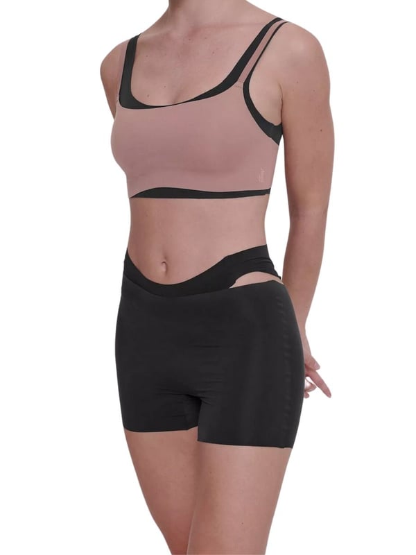 Sloggi ZERO Feel 2.0 Cyclist. Seamless and soft stretch fabric. Smooth shapewear with light compression and comfortable gusset. Product is made of 76% GRS-certified recycled Polyamide and 24% Elastane and is machine washable.