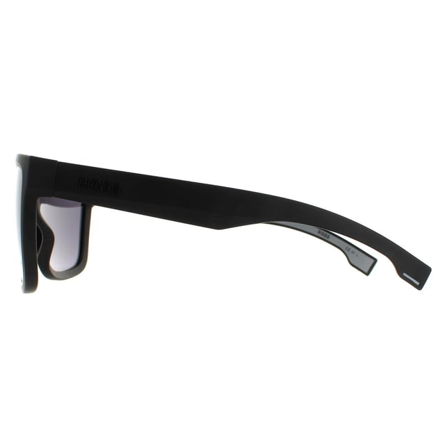 Hugo Boss Square Mens matt black grey grey boss 1451/s boss 1451/s son un moderno estilo cuadrado fabricado en acetato ligero. La marca Hugo Boss está incrustada en las patillas para mayor autenticidad.