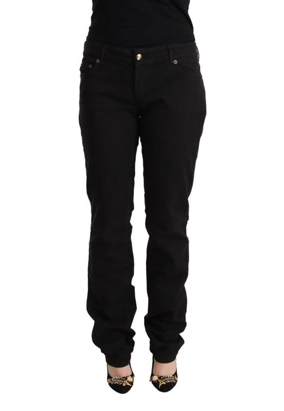 Hermoso, nuevo con etiquetas  
Corte slim fit  
Fabricado con 97% algodón y 3% elastano  
Pantalones de cintura media  
Cierre de cremallera y botón  
Detalles de logo  
Color negro  
Cómodo y elástico  
Versátil y estiloso  
Perfecto para hacer una declaración de moda  
Material: 97% Algodón 3% Elastano