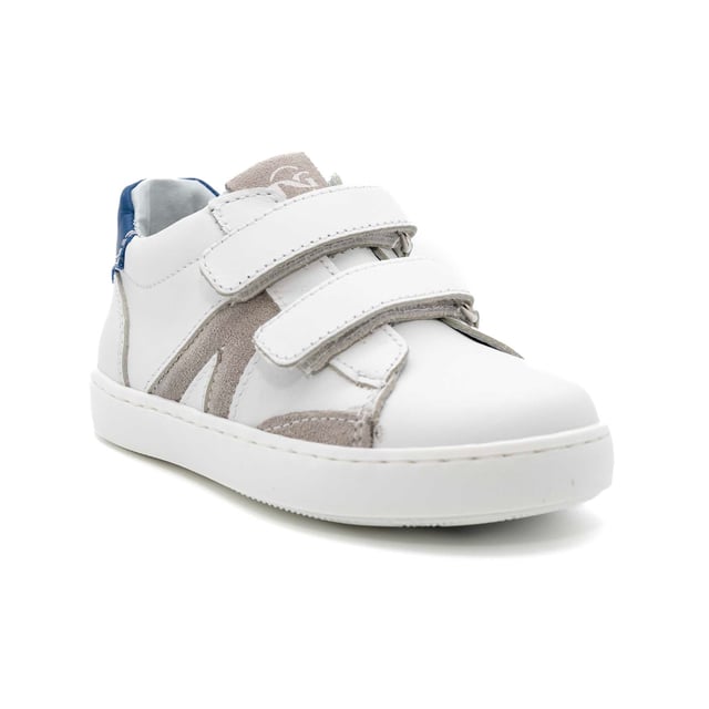 Spezifikationen: Ledersneaker mit seitlichen Einsätzen aus Wildleder und Logo auf der Zunge. Obermaterial: Leder. Schnürung: Streifen. Sohlentyp: Leicht erhöht an der Ferse