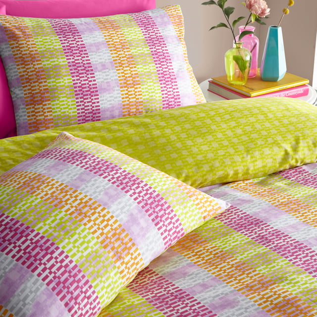 Check out this fun, fresh and eye-catching duvet cover set design, which is inspired by modern neon colours, blended with contemporary geometric line prints, making it stand out a mile in your bedroom! The reverse is a fabulous neon lime sorbet pattern to really show off! Ideal for helping to create your own style in a new place of residence.