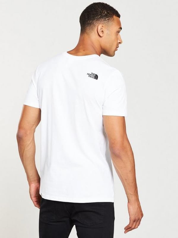 The North Face Mens Short Sleeve Easy Tee.     
Pressed Plastisol Print at Front.     
The North Face Logo on the Back of the Shoulder.     
Classic Length Short-sleeve T-shirt With Crew Neck.      
100% Cotton.     
Machine Washable (Please See Care Label).     
The North Face Mens T Shirt TNF Short Sleeve Crew Neck Cotton Casual Easy Tee.