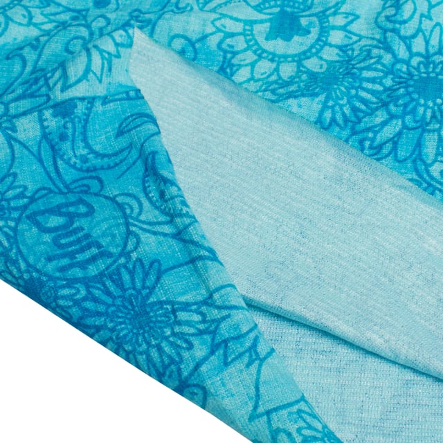 Originales multifunktionales Höschen Buff, das Vielseitigkeit und Komfort bei jeder Outdoor-Aktivität bietet.

 Hauptmerkmale:

 - Multifunktional, kann als Schal, Stirnband, Maske, Mütze oder Bandana verwendet werden.
 -Unisex.
 - Elastischer Halstuch.
 - Vielseitig.
 - Schlauchförmiger Buff ohne Nähte, sorgt für eine bequeme Passform und beugt Hautirritationen vor.
 - Hergestellt aus recycelten Materialien.
 - Bietet einen Sonnenschutzgrad von 50 UPF.
 - Schützt vor Kälte, Wind und Sonne und eignet sich perfekt für Outdoor-Sportarten.
 - Einheitsgröße.
 - Für Erwachsene konzipiert.
 - Ideal zum Tragen das ganze Jahr über.
 - Erhältlich in einer Vielzahl von Farben und Drucken mit dem Buff-Logo, das die Qualität der Marke hervorhebt.

 Ein funktionelles und praktisches Kleidungsstück für alle, die bei jedem Abenteuer Komfort und Schutz suchen.
 Maßnahmen: 22,3X53cm
 Komposition: 95 % recyceltes Polyester, 5 % Elastan
 Pflege:
- Maschinenwäsche max. bei 40 °C.
 - Vermeiden Sie die Verwendung von Weichspülern.
 - Verwenden Sie kein Bleichmittel.
 - Benutzen Sie keinen Trockner.
 - Kein Bügeln.