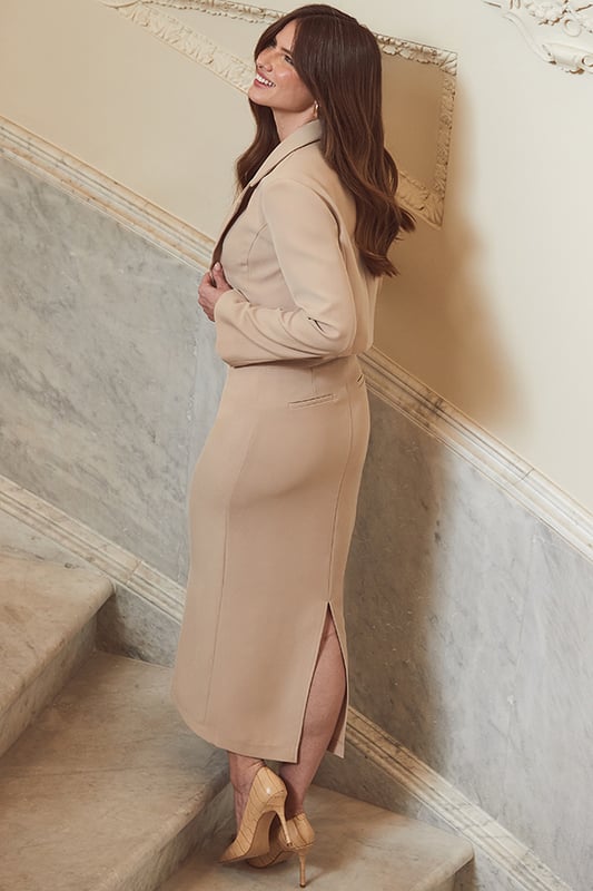 REASONS TO BUY:

Sexy, feminine and chic
Sophisticated pencil shape
Neutral shades are so now
Split back hem for easy movement
Create an on-trend suit with the matching jacket
Tuck in knits, camis, blouses and going-out tops