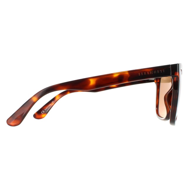 Serengeti Square Damen Tortoise Shiny Saturn Polaris Trivers Wakota Wakota ist ein moderner quadratischer Stil, der aus leichtem Acetat hergestellt wird. Die Spektralkontrolle und die photochrome Technologie passen sich an und filtern das Licht perfekt, während das Serengeti-Logo auf den schlanken Tempeln für die Authentizität der Marke steht.