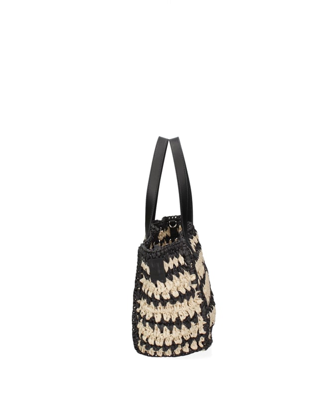 Bolso de mujer. El cierre está ausente. Los bolsillos internos son uno abierto. Los bolsillos externos son un frente abierto. La bandolera es de piel regenerada. El mango es de piel regenerada. Hay un compartimento interno. El material exterior es paja. Interiormente está forrado con paja tejida. Medidas: 32x21x14 cm. Producto de moda