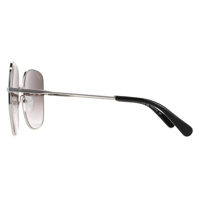 Salvatore Ferragamo Square dames zilveren grijze gradiënt SF300S SF300's zijn een stijlvolle vierkante stijl vervaardigd van lichtgewicht acetaat. Het Salvatore Ferragamo -logo bevat op de slanke tempels voor merkauthenticiteit.