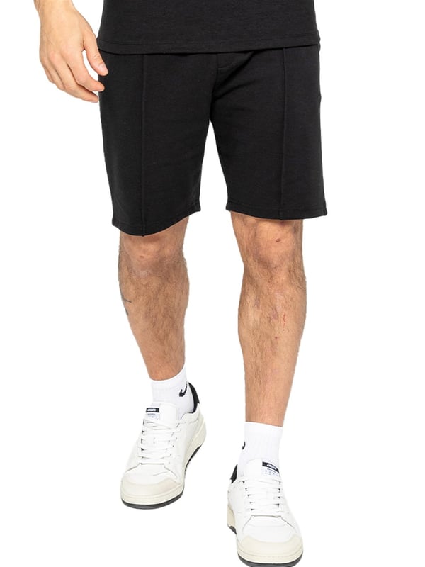 Die Enzo Herren Casual Stretch Shorts bieten Komfort und Bequemlichkeit mit 2 Seiten- und 2 Gesäßtaschen, einem elastischen Bund und verstellbarem Kordelzug sowie einer vorderen Naht für zusätzlichen Stil und Funktionalität. Perfekt für Besorgungen oder zum Entspannen mit einem praktischen und stilvollen Design