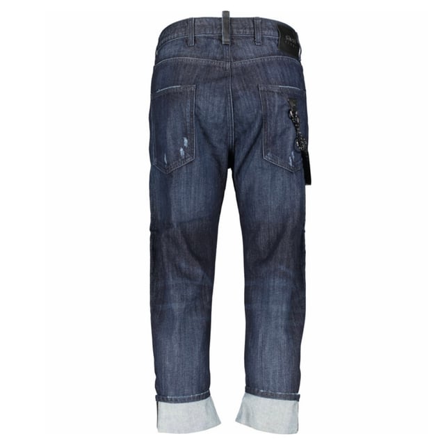 Vaqueros Armani Jeans Comfort Fit en color azul oscuro. Armani Jeans 6Y6J09 6D3KZ 1500. Denim 100% Algodón. Ajuste cómodo, pierna recta. Bragueta de botones, cierre de broche, detalles de cuero. Detalle del llavero Armani