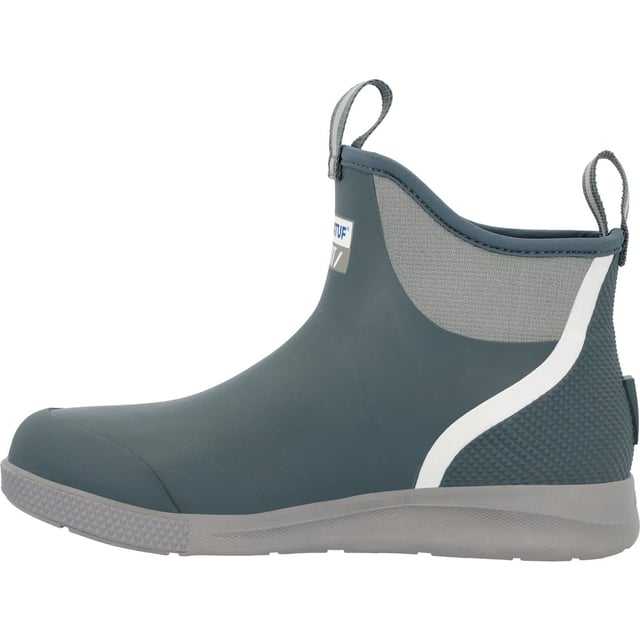 The Ankle Deck Boot Sport is the ultimate in comfort, offering agility with a sneaker-like feel. It is lightweight and provides a long cushion life and high energy return that will keep you comfortable, so you can stay out longer.