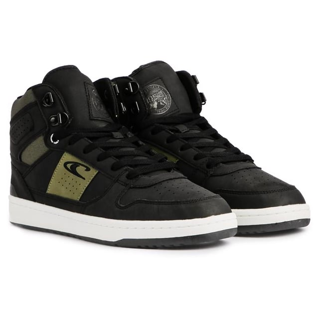 Elegante y detallado. Las zapatillas negras O'Neill Antilope Hills son un par de elegantes zapatillas retro. con una silueta clásica inspirada en el baloncesto. Consta de parte superior de primera calidad y duradera. Ojales superiores con anilla en D y detalles finos.