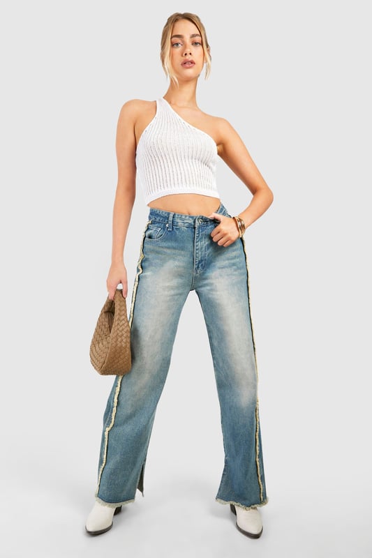 Perfect for a new season update, the wide leg jean is your chance to make an effortless fashion statement when it comes to denim-led outfits. Anything but basic, our high waisted wide leg jeans are made from rigid denim, making them the perfect quality jean for day-to-day 'fits. Step out in retro-inspired wide jeans teamed with a basic white tee and oversized blazer for a look that brings vibes to all your plans. You in a wide leg... we can see it already.Style: Wide Leg JeansFabric: CottonModel's height: 175cm / 5'9"