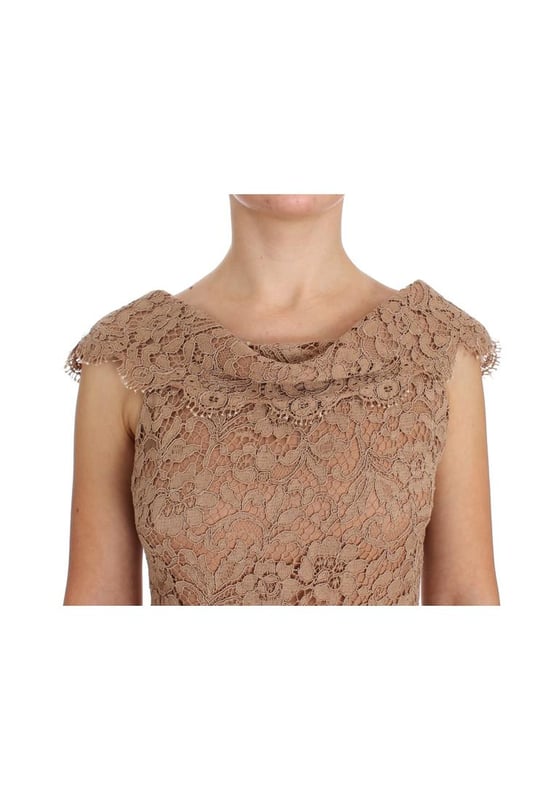 Marke: Dolce & Gabbana  
Stil: Maxi-Sheath-Kleid  
Farbe: Pink  
Material: 55% Baumwolle, 20% Nylon, 25% Viskose  
Futter: 96% Seide, 4% Elastan  
Seidiger Stretch-Innenfutter für zusätzlichen Komfort  
Reißverschluss hinten für ein einfaches Anziehen  
Logodetails auf dem Kleid  
Hergestellt in Italien  
