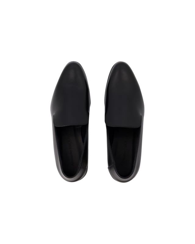 Colour : Noir - Black/Silver. Main material: smooth lambskin. Sole: rubber. Lining material: leather. Closure: slip on. Toe shape: round. Fit: true to size - Sizing European.