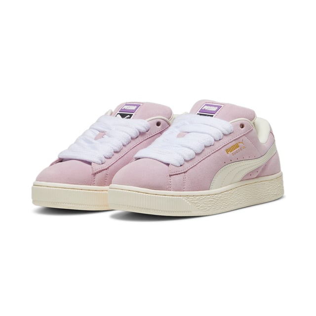 HISTORIA DEL PRODUCTO: Este enfoque fresco del clásico Suede se inspira en la herencia de PUMA en el breakdancing y su influencia en la moda urbana moderna. El Suede XL conserva el icónico ADN del Suede, pero le da un giro con un collar y una lengua acolchados exagerados, además de una suela más robusta. Esta versión cuenta con una parte superior completamente de ante con una Formstrip de cuero. CARACTERÍSTICAS Y BENEFICIOS: Los productos de cuero de PUMA apoyan la fabricación responsable a través del Leather Working Group. www.leatherworkinggroup.com DETALLES: Parte superior de ante; Formstrip de cuero; Lengua de ante con refuerzo de malla; Marca PUMA en relieve y estampada en el panel lateral; Forro de malla; Plantilla de malla; Media suela de goma; Suela de goma; Forro: Textil, Otros; Suela exterior: Goma; Parte superior: Cuero; Plantilla: Textil.