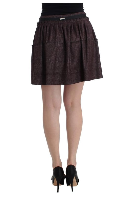 100% Authentic GF Ferre Mini Skirt
  Material: 25% Wool 42% Viscose 18% Polyester 14% Acrylic 1% Elastane
  Color: Purple
  Model: Mini
  Above knee length
  Logo details