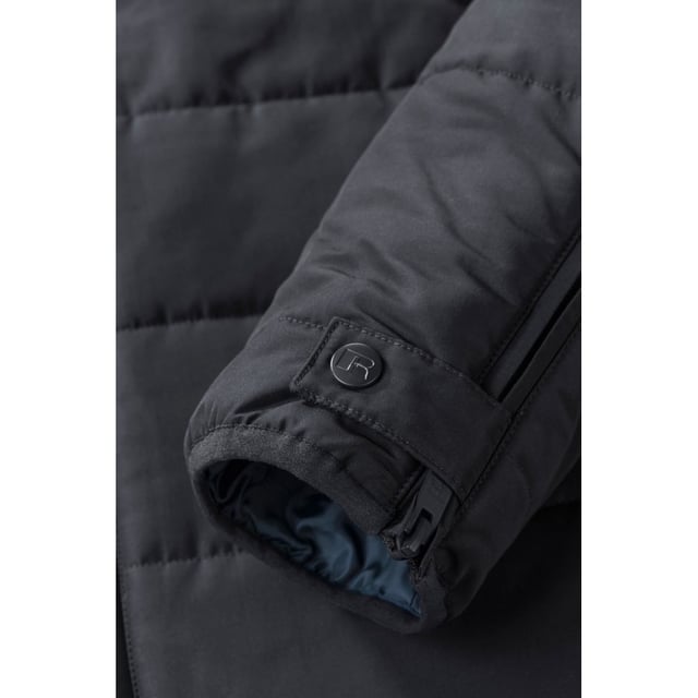 125gsm. Design: Contemporary. Fabric Technology: Aquapel, Eco-Efficient. Breathable, Insulating, Storm Flap, Water Repellent, Wind Resistant. Cuff: Adjustable. Sleeve-Type: Long-Sleeved. Neckline: Zip Neck. Length: R. Pockets: 2 Side Entry Pockets. Fastening: Full Zip. 100% Polyester.