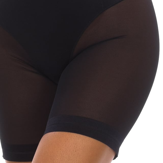 Descubre la innovadora Faja Culotte "SECRETS", diseñada para ofrecerte un efecto invisible y un ajuste perfecto. Esta prenda redefine el concepto de comodidad y estilo, ideal para mujeres que buscan realzar su silueta con discreción y elegancia.

Características destacadas:

Efecto Invisible: Diseñada con materiales que aseguran que la faja sea invisible bajo la ropa, permitiéndote lucir impecable en cualquier ocasión.

Ajuste Perfecto: Confeccionada para adaptarse cómodamente a tu cuerpo, proporcionando soporte y realce donde más lo necesitas.

Comodidad Todo el Día: Tejido suave y transpirable que garantiza frescura y confort durante todo el día.

Diseño Moderno: Estilo culotte que combina funcionalidad y moda, diseñado para realzar tu figura de manera discreta y efectiva.

La Faja Culotte "SECRETS" es la elección perfecta para mujeres que valoran la comodidad y la discreción sin sacrificar el estilo. Aporta confianza y realce a tu figura con una prenda que se adapta a tu cuerpo de forma invisible y efectiva.
 Composición: 66% Poliamida, 34% Elastano
 Cuidados:
-Lavar a temperatura max 30º.
-No usar lejía.
-No usar plancha.
-No usar secadora.
-No lavar en seco.