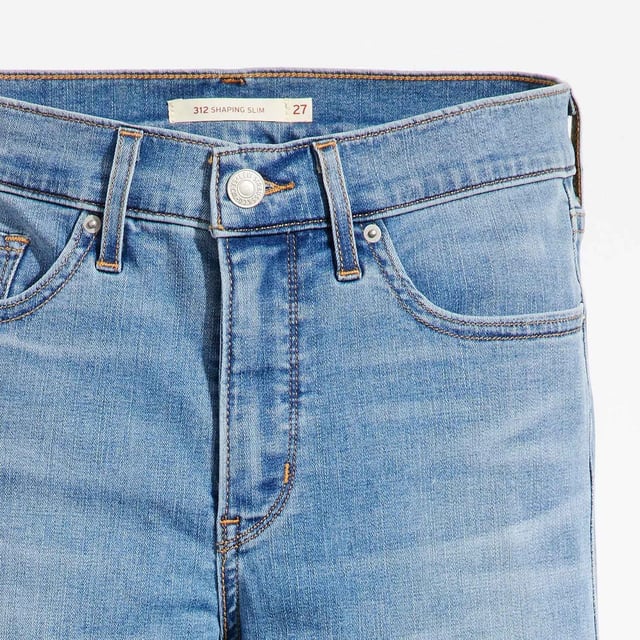 Womens Levis 312 Shaping Slim Performance Cool Jeans in denim.- 5-pocket construction. - Zip fly and button fastening.- Branded leather patch at rear waist.- Belt loops.- Smoothing tummy panel.- Shapes through the hip and thigh.- 76% Cotton  23% Polyester  1% Elastane.- Ref: 196270225