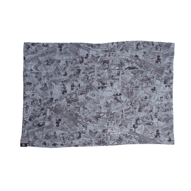 Infinity-Kragen Buff aus Polyester, entworfen, um bei jeder Gelegenheit Leichtigkeit, Funktionalität und Stil zu bieten.

 Hauptmerkmale:

 - Komplett aus weichem und widerstandsfähigem Polyester gefertigt, ideal für eine bequeme und leichte Nutzung.
 - Rohrförmiges Design mit Infinity-Hals, einfach zu tragen und zu kombinieren.
 -Unisex.
 - Elastischer Halstuch.
 - Atmungsaktives und schnell trocknendes Material, perfekt für den täglichen Gebrauch zu jeder Jahreszeit.
 - Einheitsgröße.
 - Für Erwachsene konzipiert.
 - Erhältlich in einer Vielzahl von Farben und Drucken mit dem Buff-Logo, das die Qualität der Marke hervorhebt.

 Ein vielseitiges und funktionelles Kleidungsstück, perfekt für alle, die Komfort und Design in einem einzigen Accessoire suchen.
 Maßnahmen: 46X68cm
 Komposition: 100 % Polyester
 Pflege:
- Maschinenwäsche max. bei 40 °C.
 - Vermeiden Sie die Verwendung von Weichspülern.
 - Verwenden Sie kein Bleichmittel.
 - Benutzen Sie keinen Trockner.
 - Kein Bügeln.